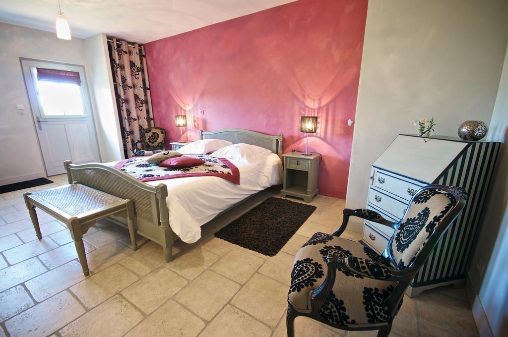 Fougeres-sur-Bievre Entre Vignes Et Chateaux חדר תמונה