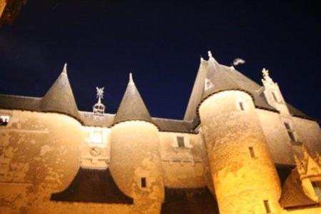 Fougeres-sur-Bievre Entre Vignes Et Chateaux מראה חיצוני תמונה